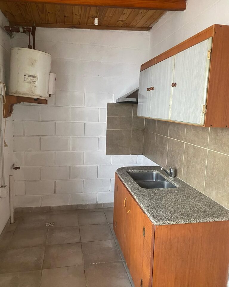 🏡 ¡alquiler!📍 luis r. garcía 756🛏️ departamento de 1 dormitorio en complejo cerrado🍽️ cocina (2)
