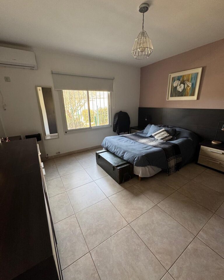 🏡 ¡casa en venta !📍 ubicada en calle ecuador 19, villa carlos paz, en un entorno tranquilo, a (6)